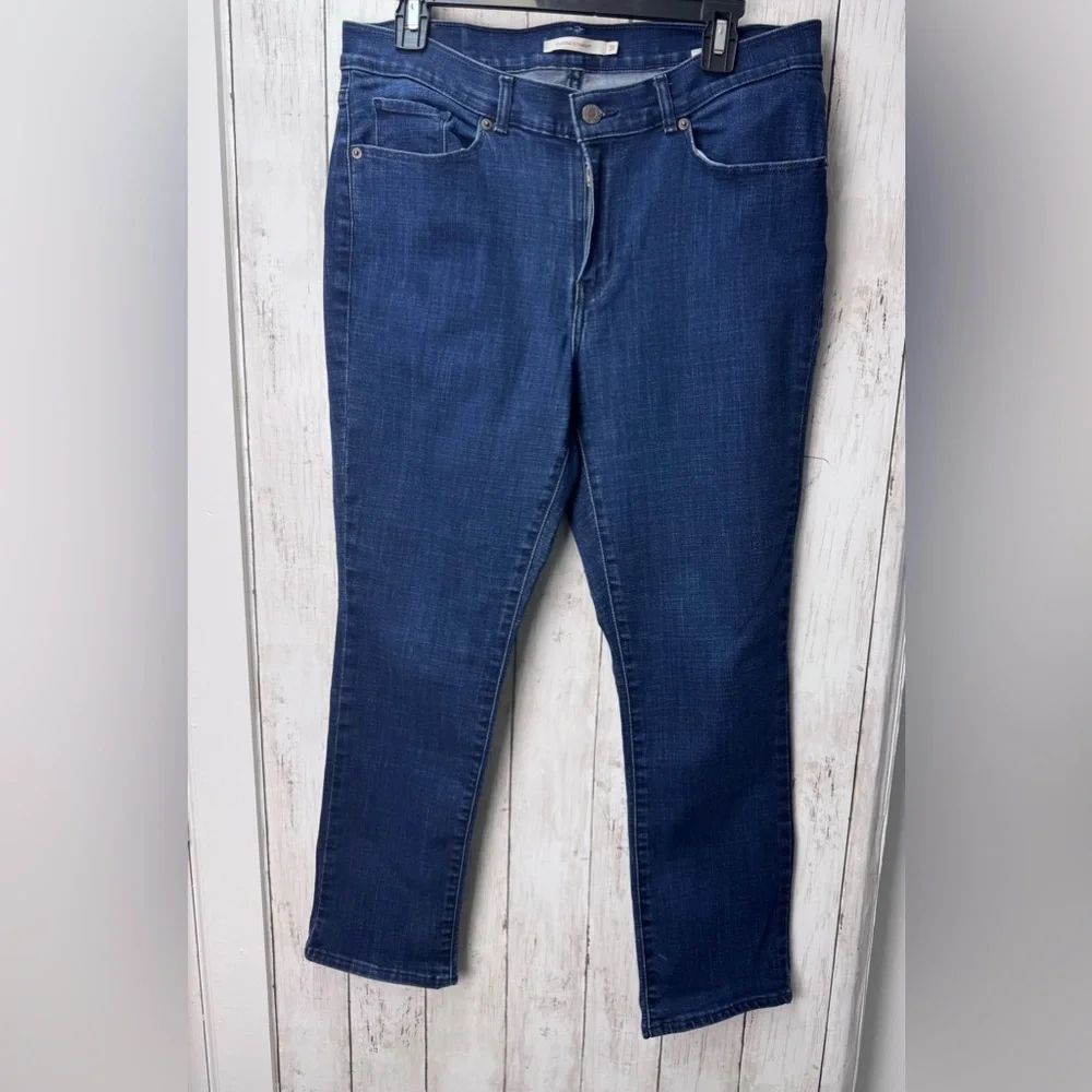 Levi's Women's Dark Blue classic straight Jeans size 31 - Picture 1 of 9